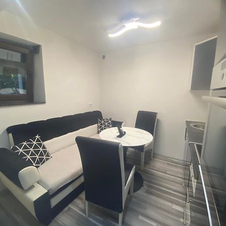 شقة Apartma Emina كوبر المظهر الخارجي الصورة